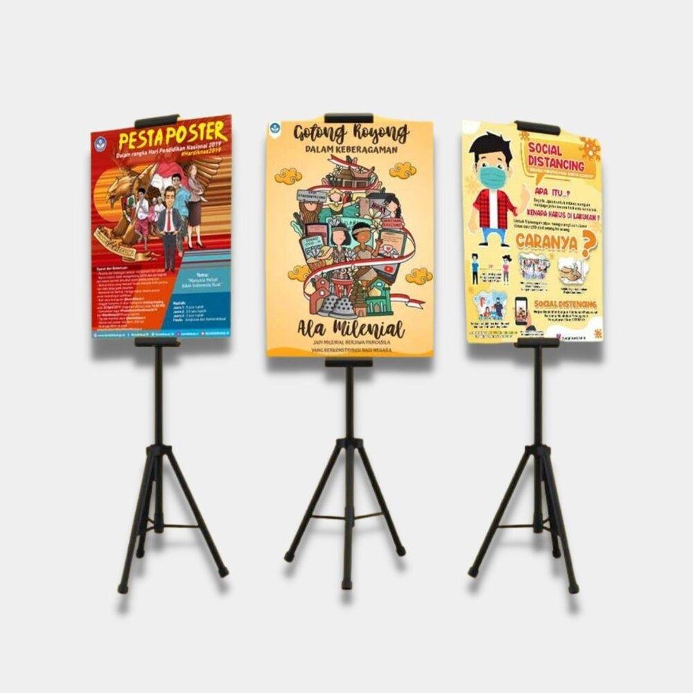 Tripod Banner di Bintang Sempurna